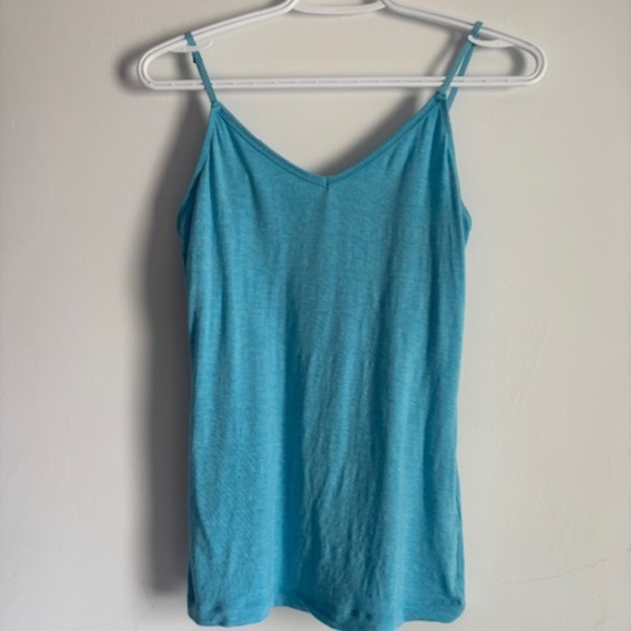 7 t-shirts - 5 adjustable straps. , blue, green, black lacy, brown, lime green. - Picture 3 of 6